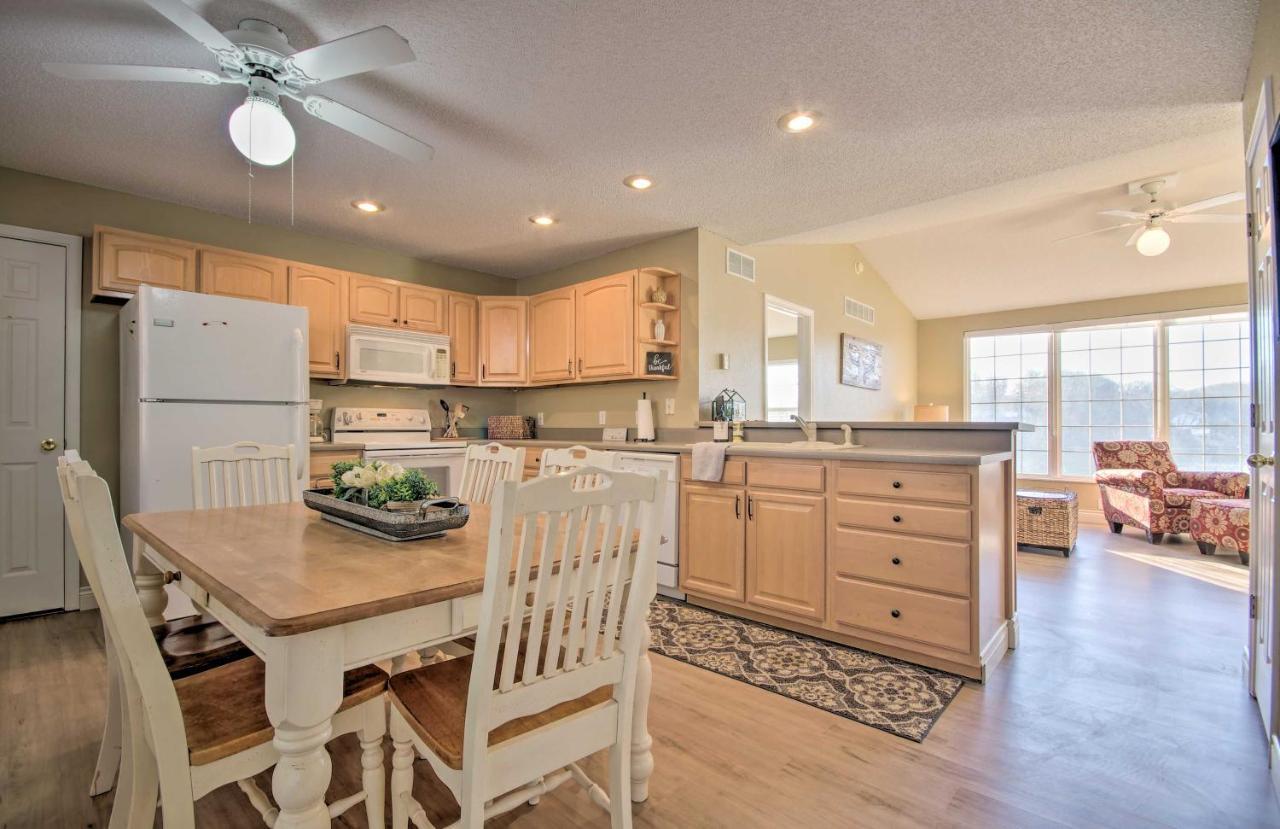 Waterfront Townhome With Private Dock And Lake Views Lake Ozark Εξωτερικό φωτογραφία